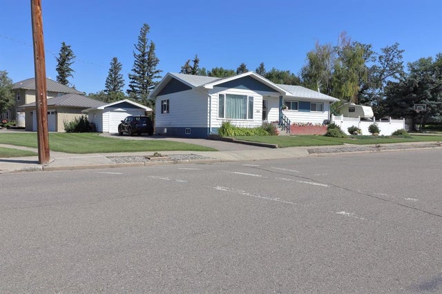 304 50 Avenue E, Claresholm