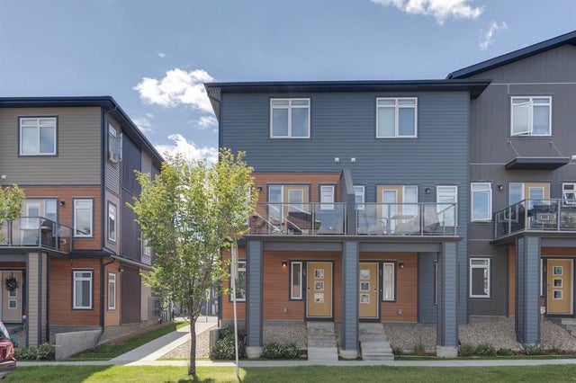 19 Sage Bluff Gate Nw, Calgary