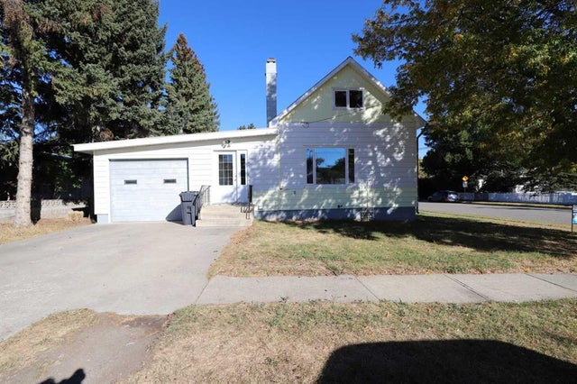 771 Mountain Street, Pincher Creek