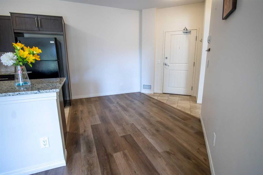 1123, 1540 Sherwood Boulevard Northwest, Calgary – Residential Apartment Listing Photo 5