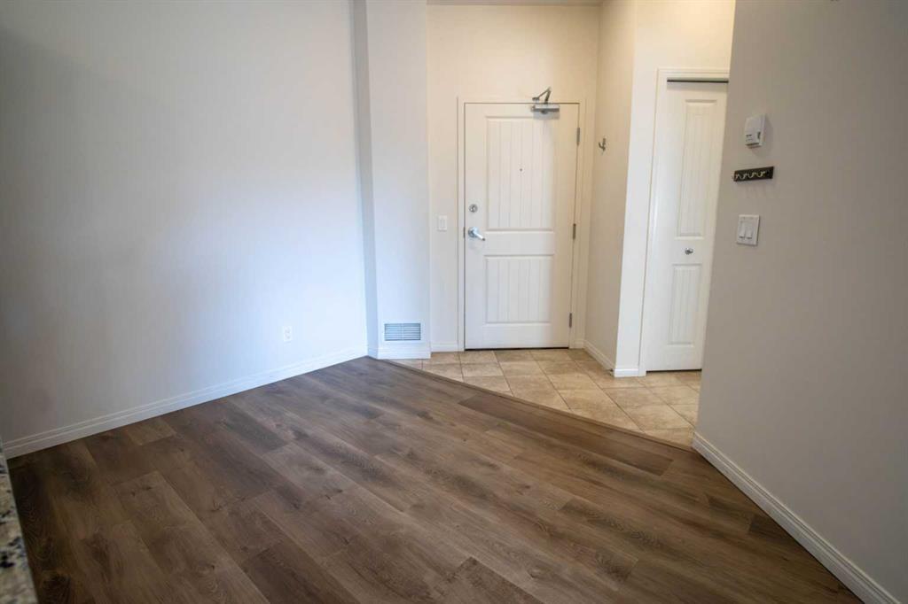 1123, 1540 Sherwood Boulevard Northwest, Calgary – Residential Apartment Listing Photo 6