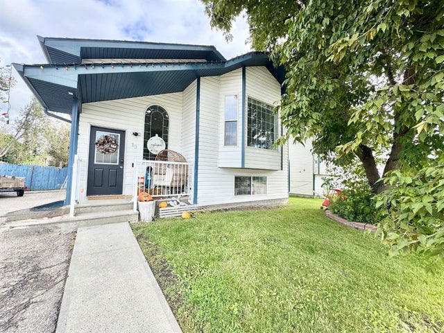 10 King Court, Whitecourt