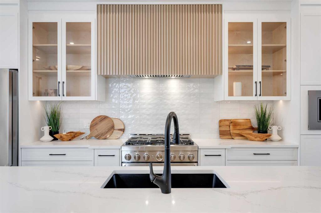 422 14 Avenue Northeast, Calgary – Residential Semi Detached Listing Photo 7