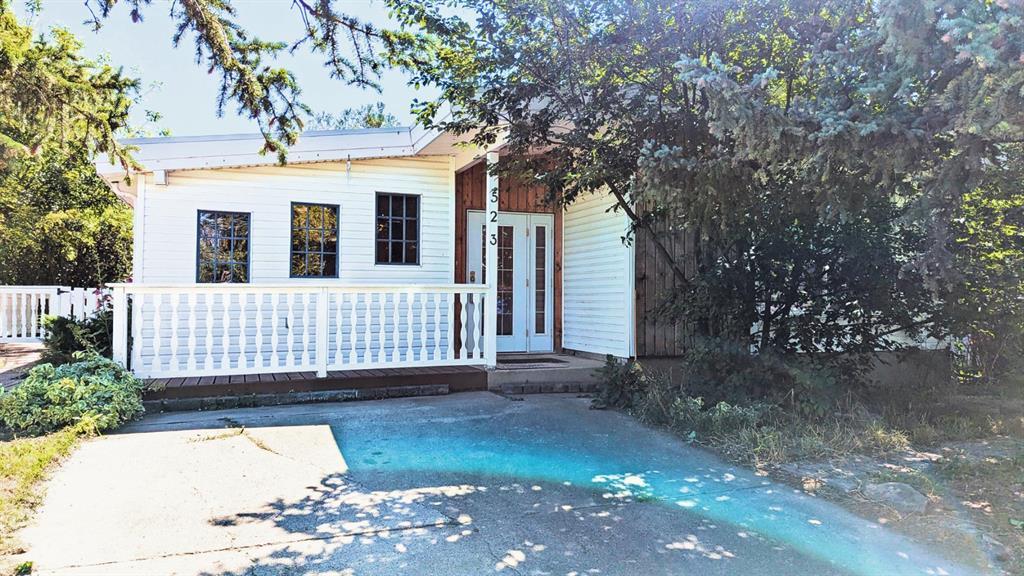 523 51 Avenue W, Claresholm