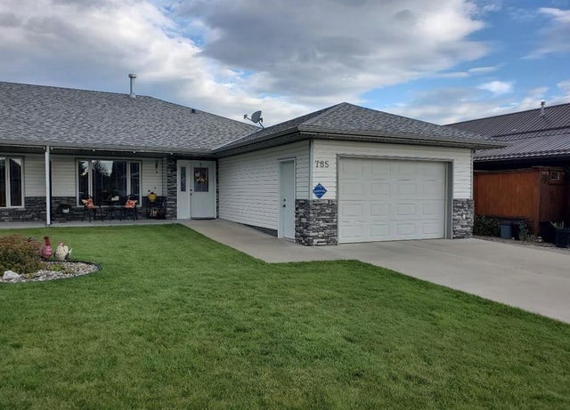 785 6 Street W, Cardston