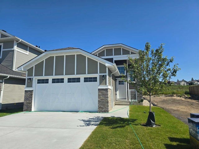 176 Lakewood Circle, Strathmore