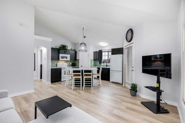 201, 11 Everridge Square Sw, Calgary