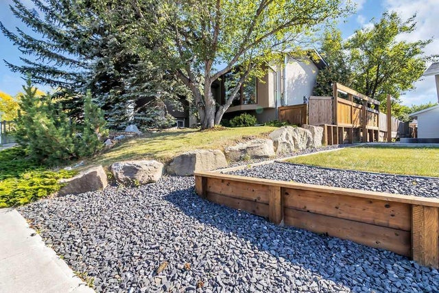 16 Rundleson Way Ne, Calgary