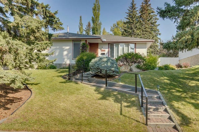 5751 Dalmead Crescent Nw, Calgary