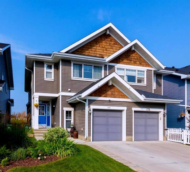 182 River Heights Crescent, Cochrane