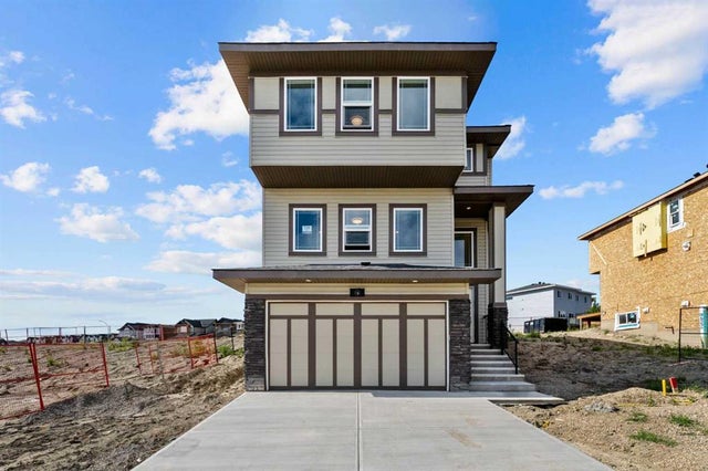 129 Heritage Boulevard, Cochrane