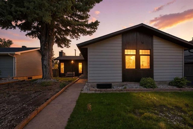 227 Parkside Way Se, Calgary