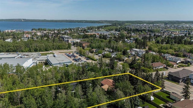 4444 50 Street, Sylvan Lake