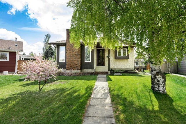 24 Caswell Close, Red Deer