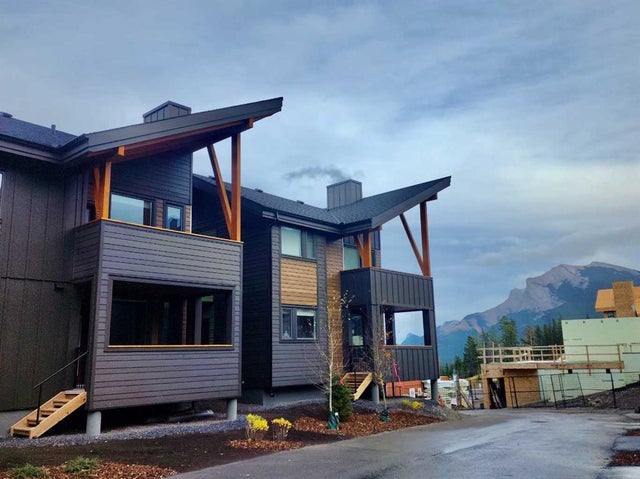 202i, 209 Stewart Creek Rise, Canmore