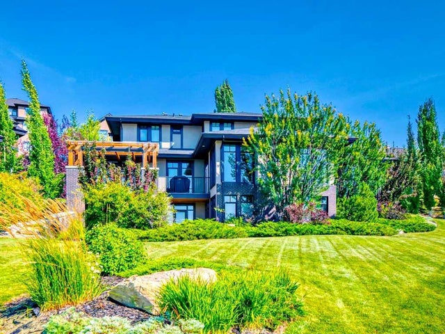 16 Spring Valley Way Sw, Calgary