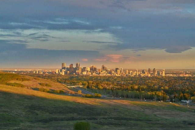 57 Edelweiss Point Nw, Calgary
