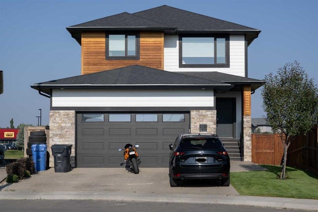 421 Rivergrove Chase W, Lethbridge