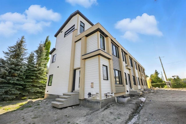 2201 32 Street Sw, Calgary