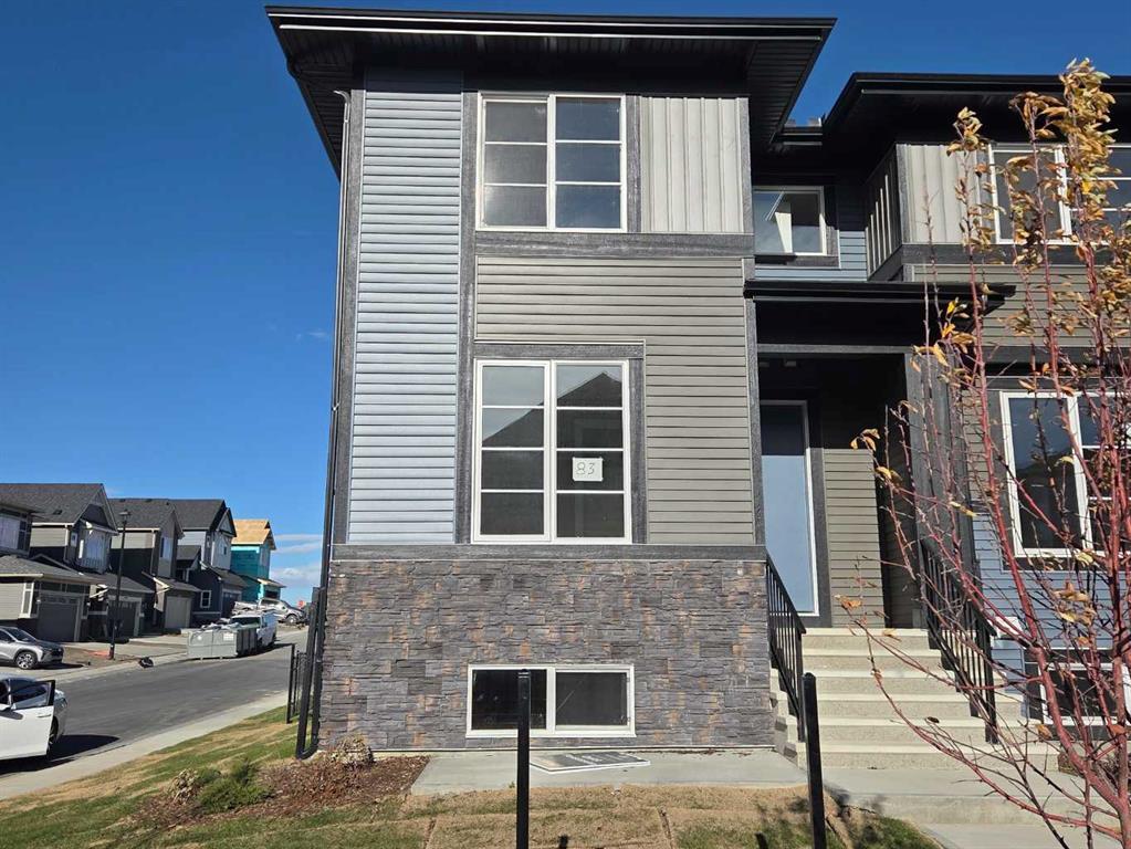 83 Lambeau Lane Se, Airdrie