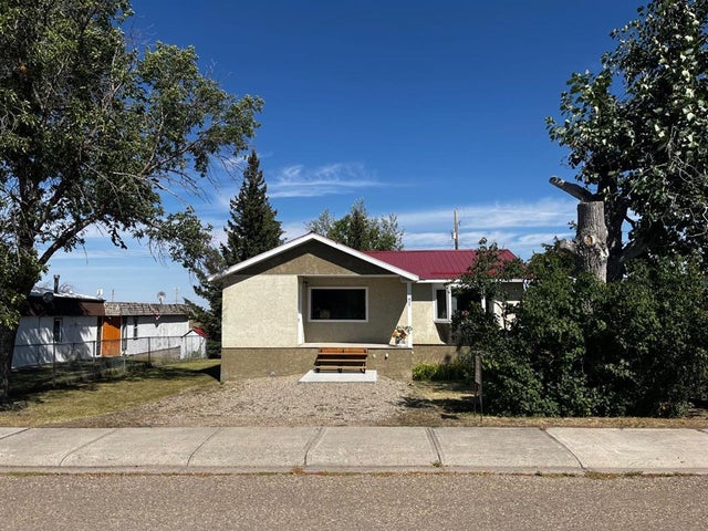 407 1 Avenue, Coutts