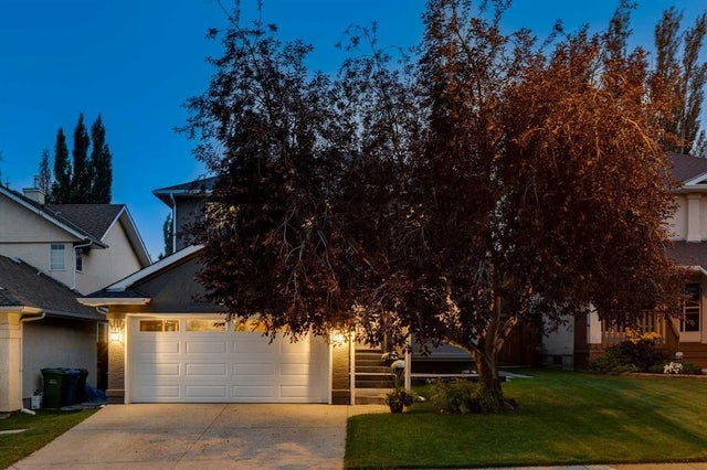 274 Mt Assiniboine Place Se, Calgary