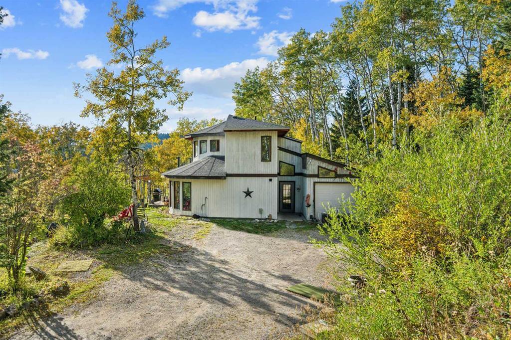 200, 229306 Highway 762, Rural Foothills County