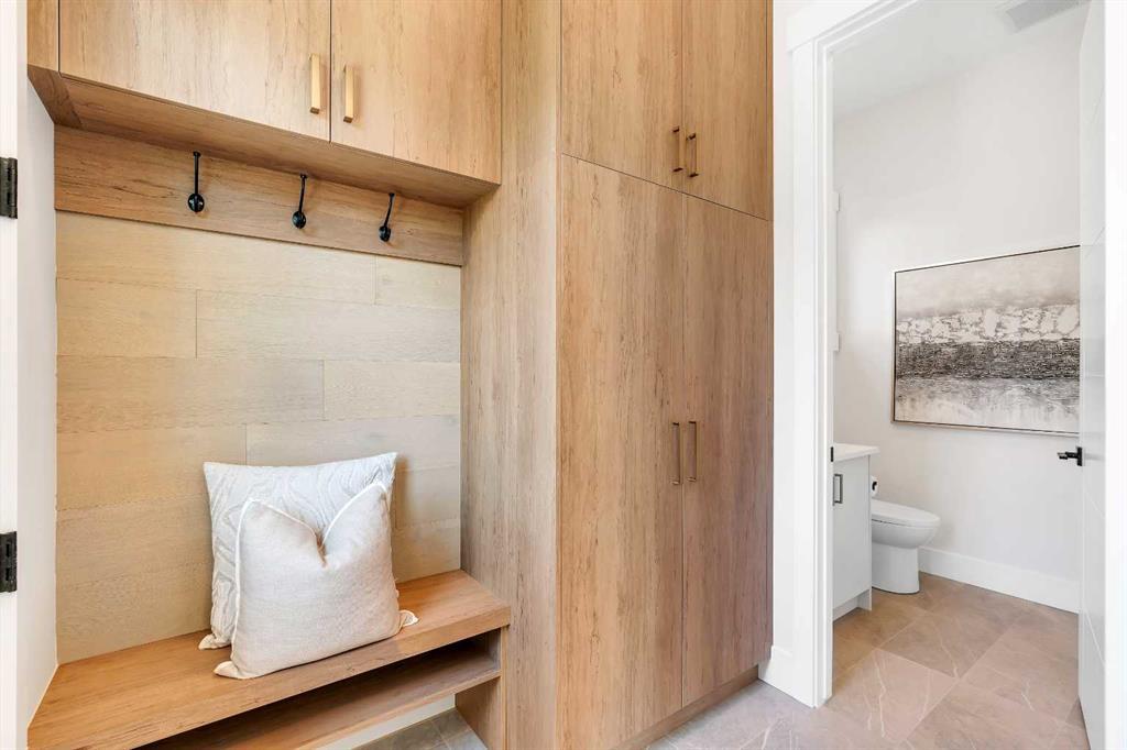 1130a Regent Crescent Northeast, Calgary – Residential Semi Detached Listing Photo 18