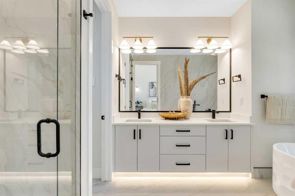 1130a Regent Crescent Northeast, Calgary – Residential Semi Detached Listing Photo 26