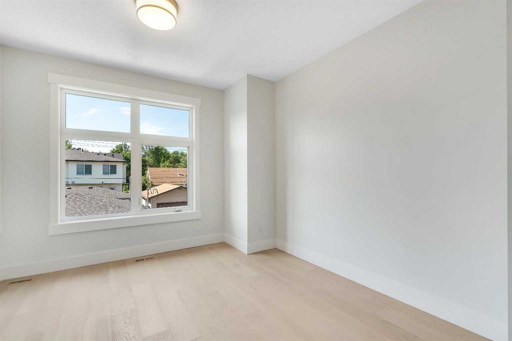 1130a Regent Crescent Northeast, Calgary – Residential Semi Detached Listing Photo 29