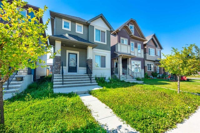 15 Savanna Parade Ne, Calgary
