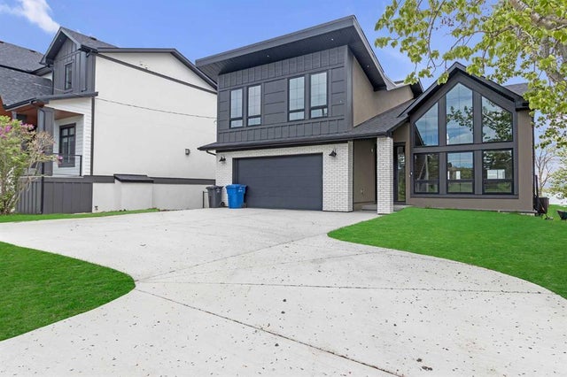 340 West Chestermere Drive, Chestermere
