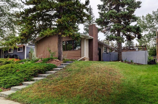 3608 58 Avenue Sw, Calgary