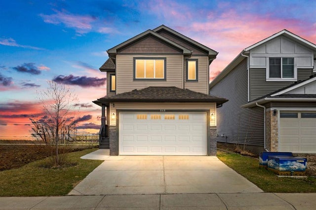 848 Lakewood Circle, Strathmore