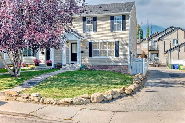 42 Ypres Green Sw, Calgary