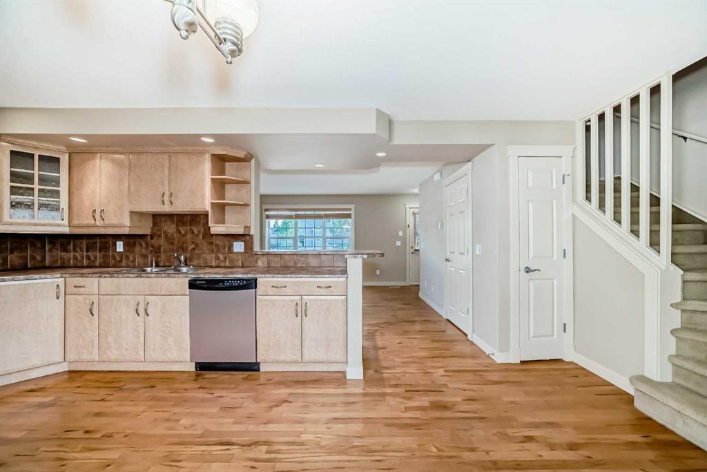 42 Ypres Green Southwest, Calgary – Residential Semi Detached Listing Photo 12