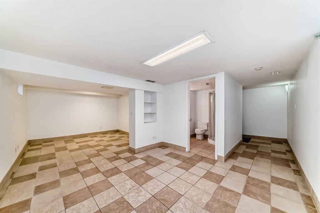 42 Ypres Green Southwest, Calgary – Residential Semi Detached Listing Photo 33