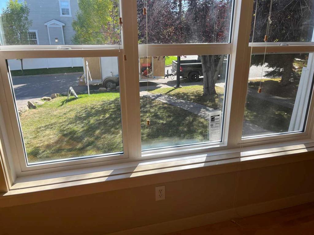 42 Ypres Green Southwest, Calgary – Residential Semi Detached Listing Photo 37