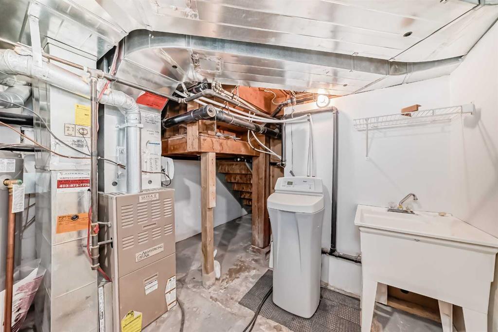 42 Ypres Green Southwest, Calgary – Residential Semi Detached Listing Photo 41