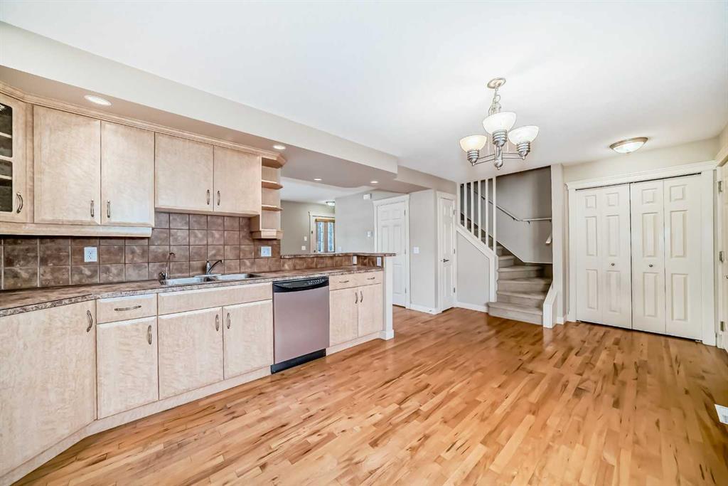 42 Ypres Green Southwest, Calgary – Residential Semi Detached Listing Photo 8