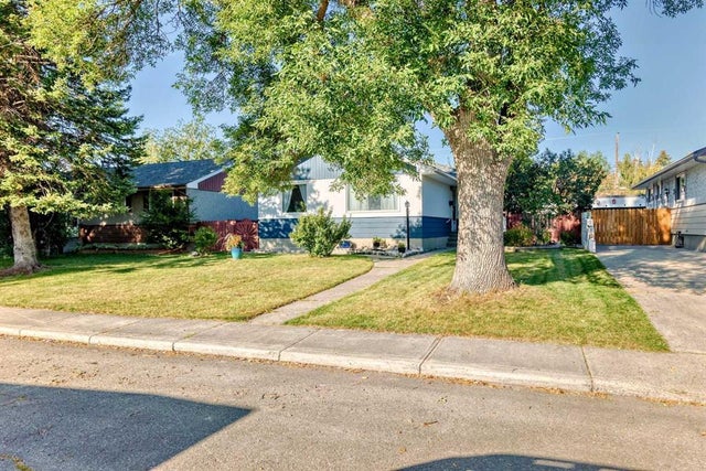 1011 18a Street Ne, Calgary