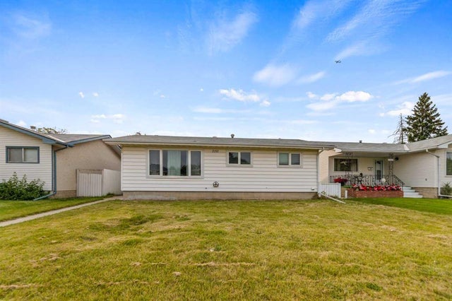 2211 43 Street Se, Calgary