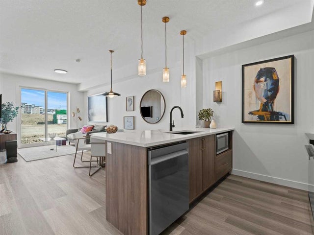 A121, 2026 81 Street Sw, Calgary