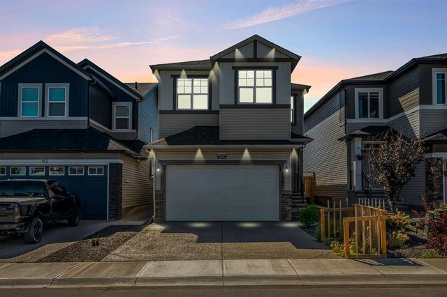 156 Cornerbrook Common Ne, Calgary