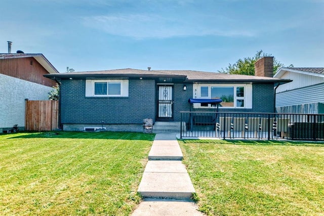 5107 Rundleview Road Ne, Calgary