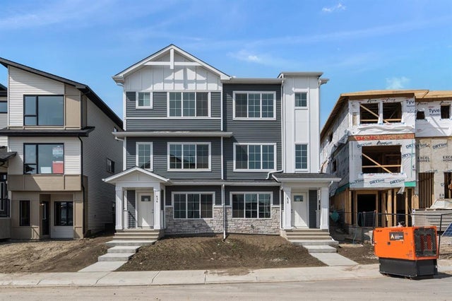 430 Carringvue Grove Nw, Calgary