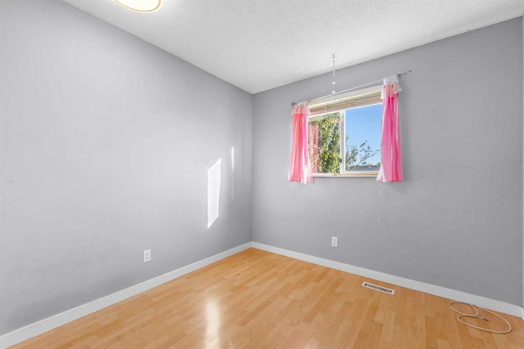 47 Martindale Mews Ne Calgary Alberta T3J 2V5 Martindale Home For Sale