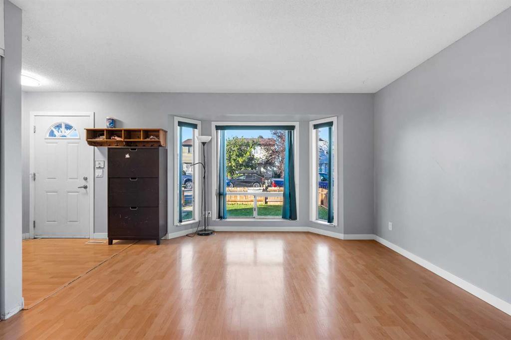 47 Martindale Mews Ne Calgary Alberta T3J 2V5 Martindale Home For Sale