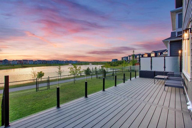 21 Lucas Cove Nw, Calgary