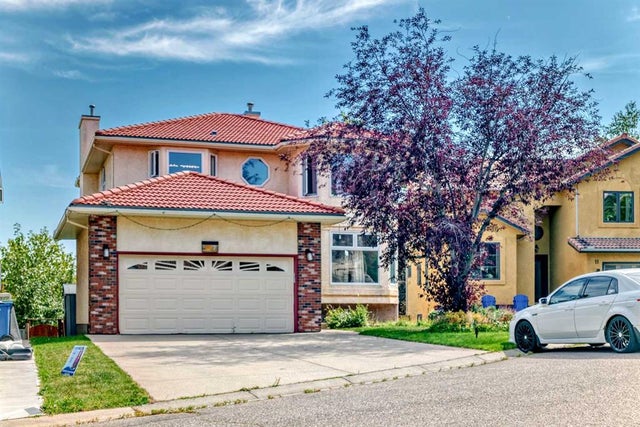 7 Signature Mews Sw, Calgary